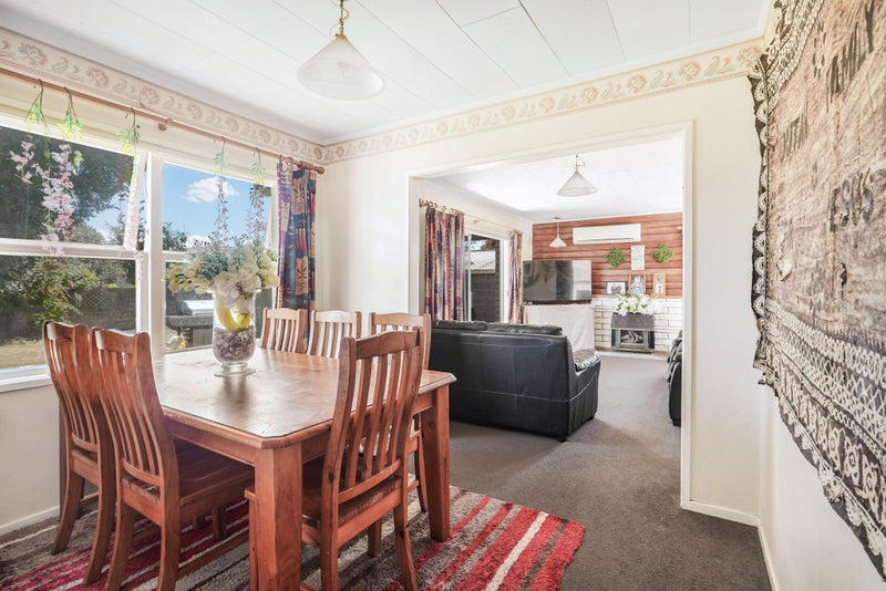 65 Resthill Crescent, Glenview, Hamilton - Carousel 1