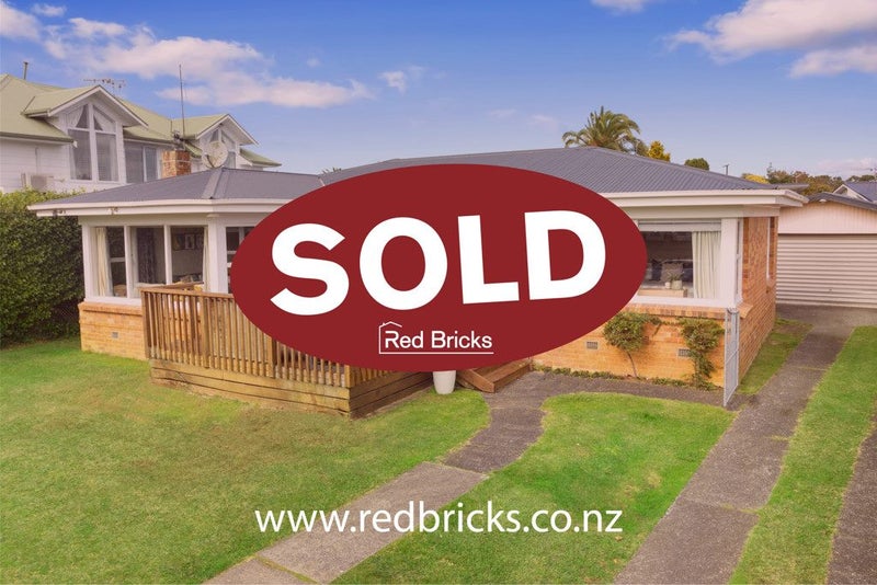 14 Laurence Street, Queenwood, Hamilton - Carousel 1