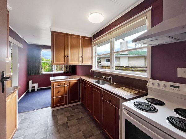 12 Sutherland Crescent, Westbrook, Palmerston North - Carousel 2