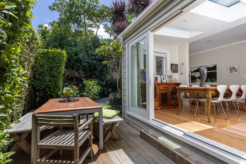 11 Potatau Street, Grey Lynn, Auckland - Carousel 2