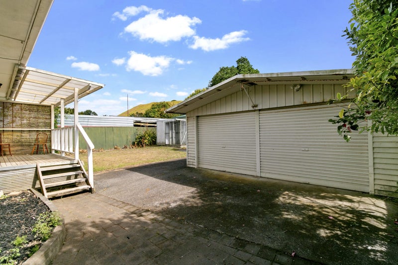 16 Koru Street, Mangere Bridge, Auckland - Carousel 2