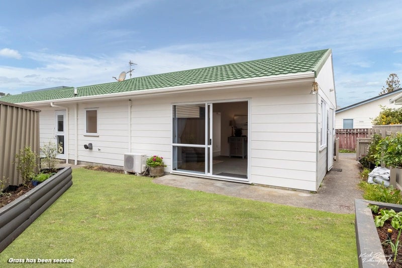 2/61 Main Road, Titahi Bay, Porirua - Carousel 11