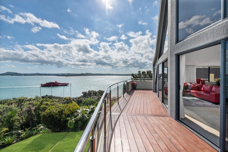 17 Bucklands Beach Road, Bucklands Beach, Auckland - Carousel 2