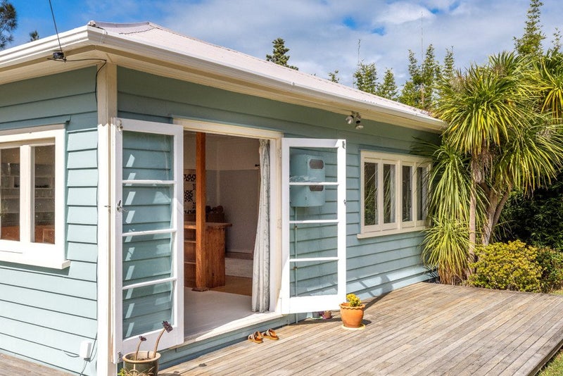 41 Sea View Road, Ostend, Waiheke Island - Carousel 1