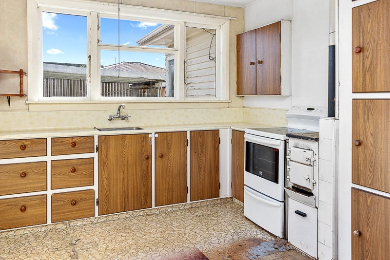 18 Holdaway Street, Riversdale, Blenheim - Carousel 2