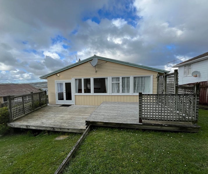 23 Rangituhi Crescent, Takapuwahia, Porirua - Carousel 1