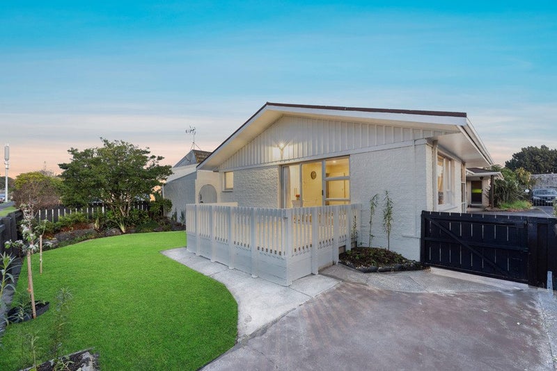 1/18 Waimai Avenue, Weymouth, Auckland - Carousel 2