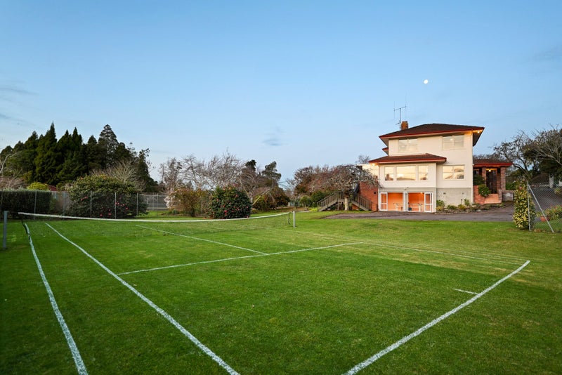 148 Lake Crescent, Hamilton Lake, Hamilton - Carousel 2