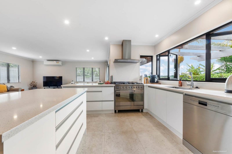 40 Pitoitoi Avenue, Greenhithe, Auckland - Carousel 2