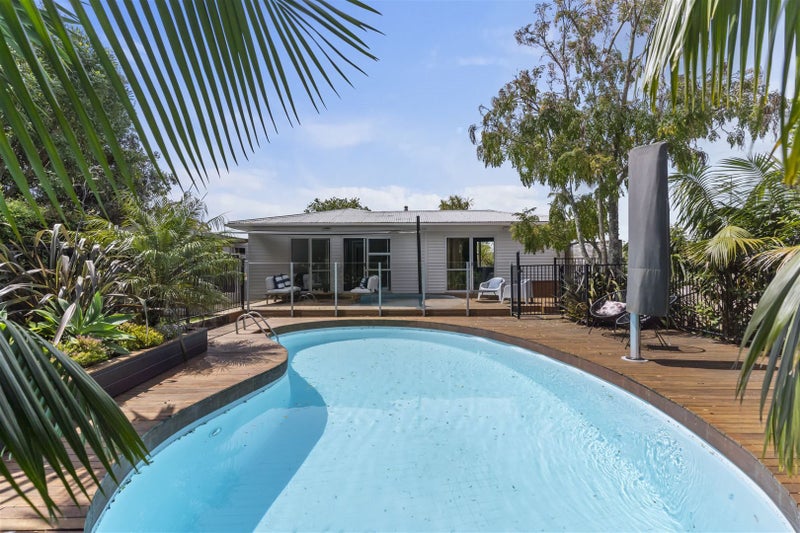 22 Bayside Avenue, Te Atatu Peninsula, Auckland - Carousel 2