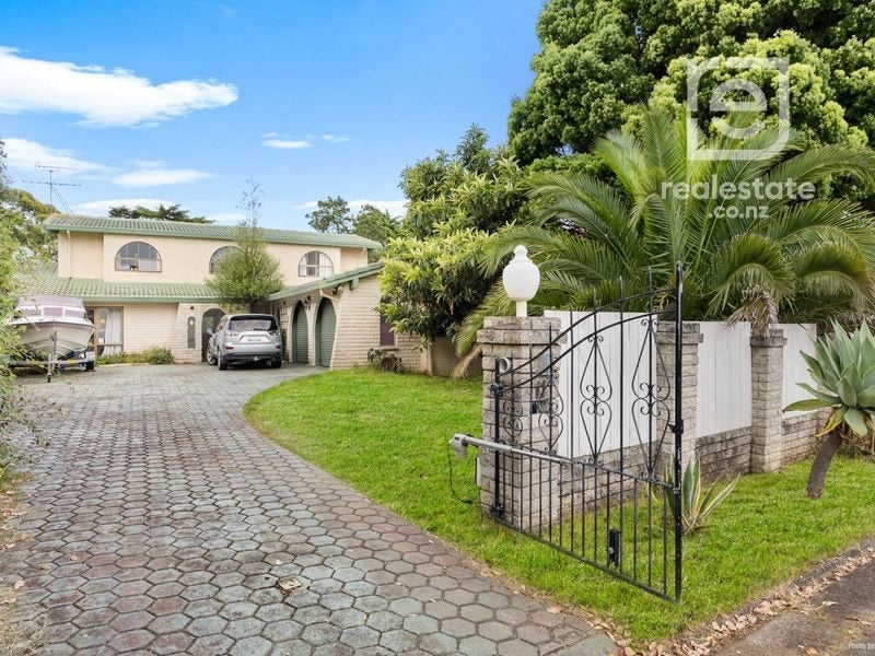 11 Norman Lesser Drive, Saint Johns, Auckland - Carousel 1