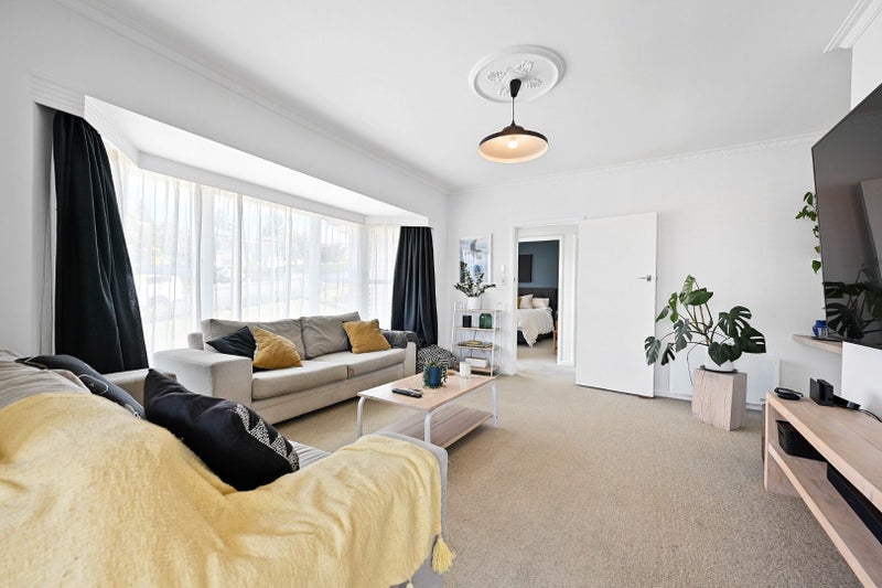 3 Westney Place, Forest Lake, Hamilton - Carousel 2