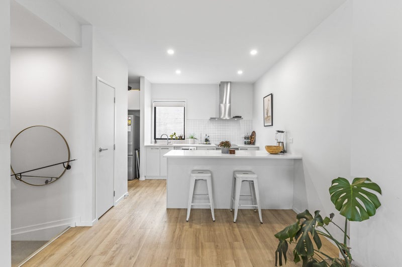 16 Tahuhu Road, Mount Wellington, Auckland - Carousel 2