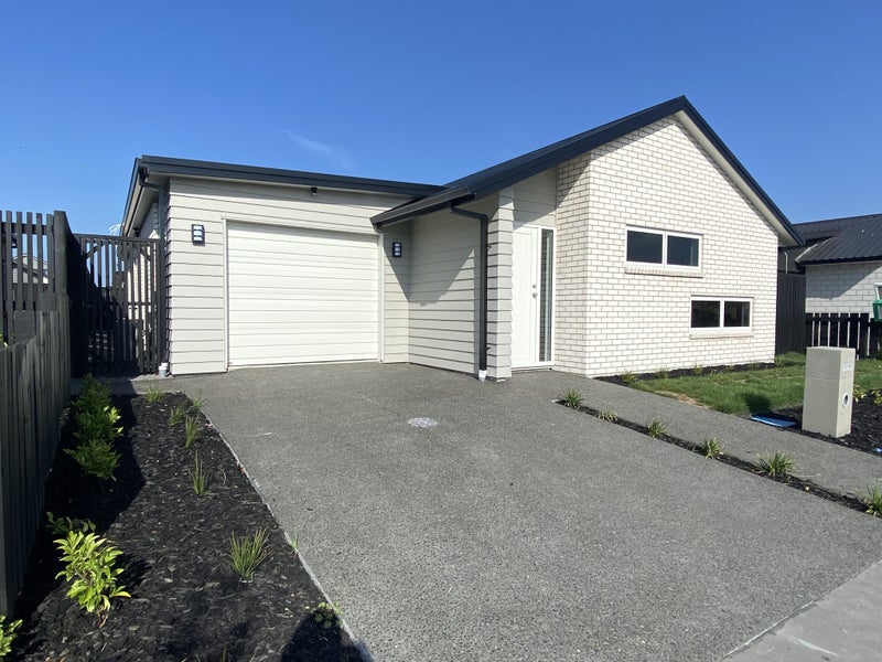 15 Naismith Street, Chartwell, Hamilton - Carousel 1