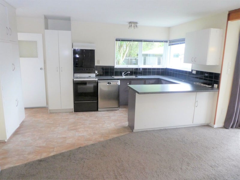 11 Valerie Place, Redwood, Christchurch - Carousel 2
