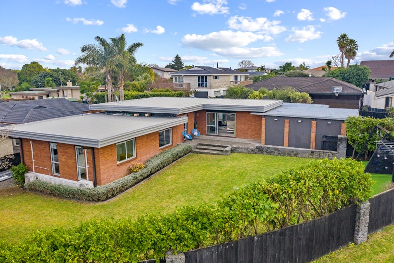 26 Tyrian Close, Half Moon Bay, Auckland - Carousel 1