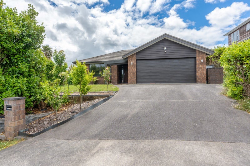 39 The Ford, Huntington, Hamilton - Carousel 29