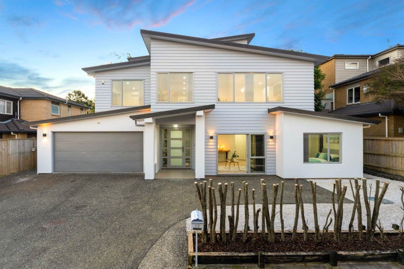 12 Bintulu Place, Fairview Heights, Auckland - Carousel 2
