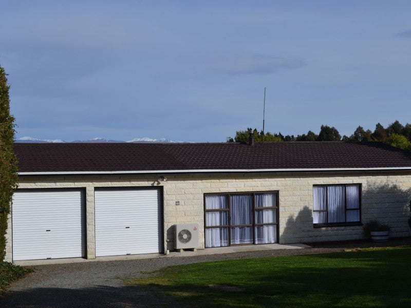 77 Round Hill Road, Reidston - Carousel 2