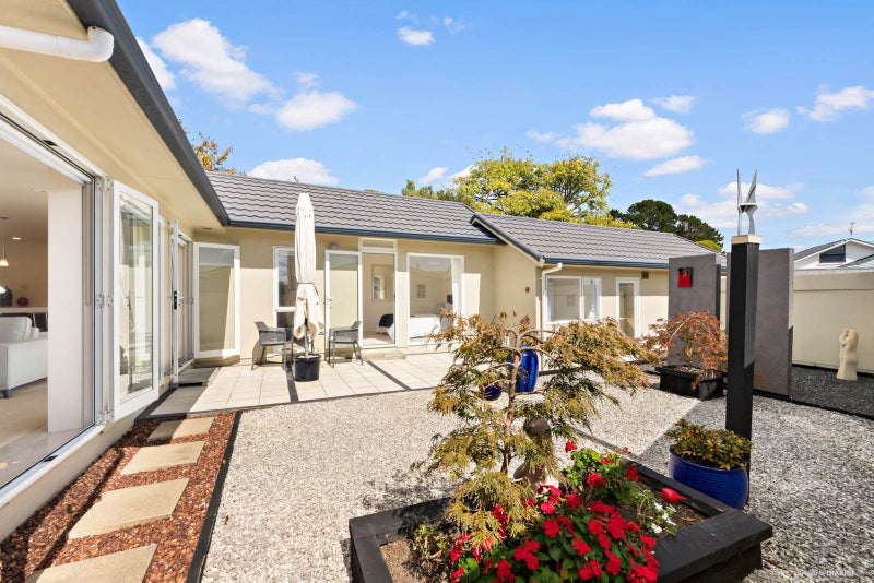 76A Kinross Street, Blockhouse Bay, Auckland - Carousel 1