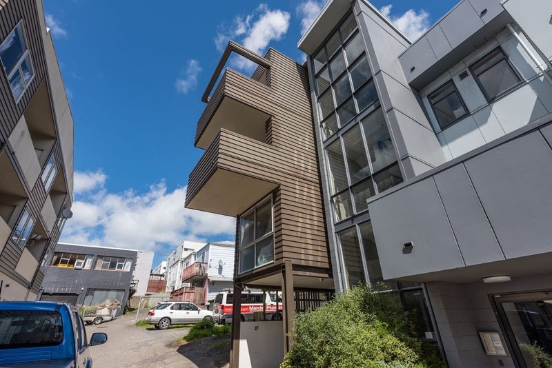 8/27 Drummond Street, Mount Cook, Wellington - Carousel 13