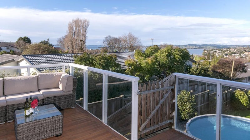 55 Mellons Bay Road, Mellons Bay, Auckland - Carousel 2
