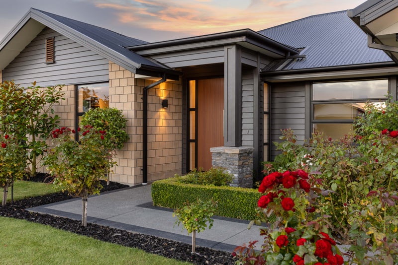 7 Josephine Crescent, Aidanfield, Christchurch - Carousel 2