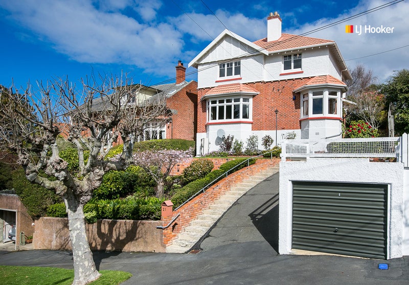 21 Como Street, Maori Hill, Dunedin - Carousel 1