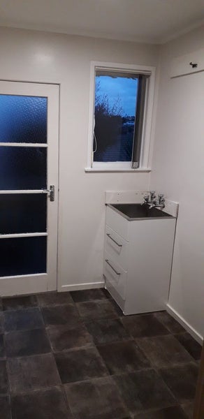 14 Dallas Place, New Windsor, Auckland - Carousel 15