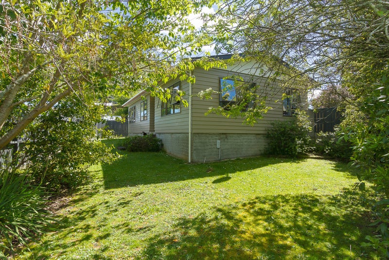 13 Larchmont Grove, Totara Park, Upper Hutt - Carousel 20