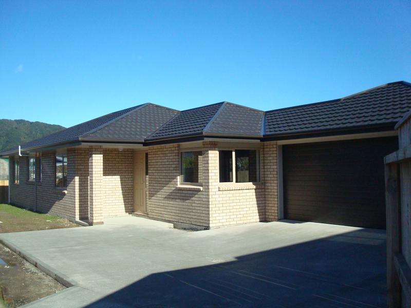 21 Sun Valley Grove, Wainuiomata, Lower Hutt - Carousel 1