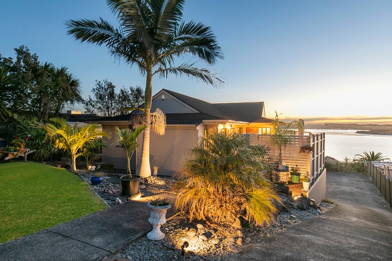 45 Hadfield Street, Beach Haven, Auckland - Carousel 2