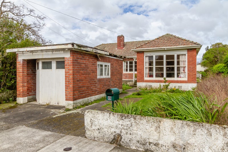 49 Fairfield Avenue, Fairfield, Lower Hutt - Carousel 1