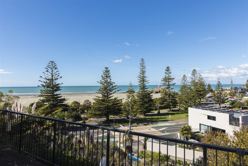 8 The Spur, Clifton, Christchurch - Carousel 1