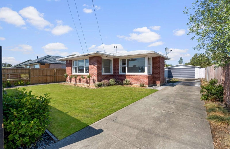 39 Lake Terrace Road, Burwood, Christchurch - Carousel 1