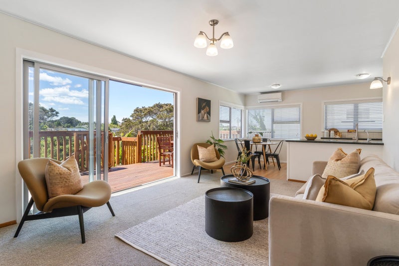 10 Weldene Avenue, Glenfield, Auckland - Carousel 2