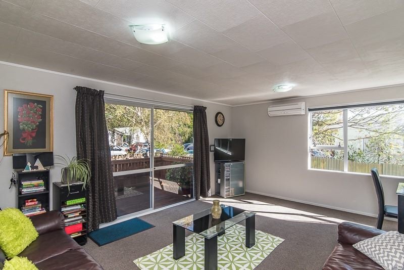 32 Hookway Grove, Paraparaumu - Carousel 2