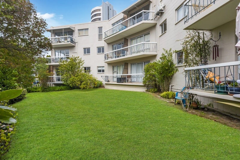 10/5 Curran Street, Herne Bay, Auckland - Carousel 2