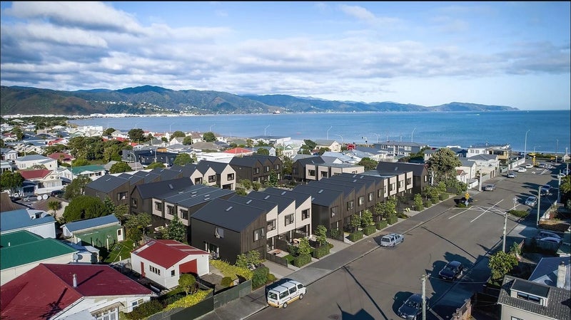 8 Tory Street, Petone, Lower Hutt - Carousel 16