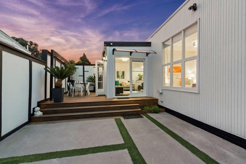 2/34 Clifton Road, Herne Bay, Auckland - Carousel 2