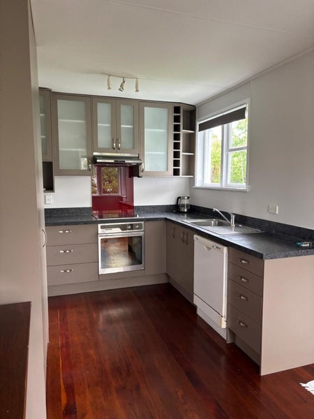 29 Fraser Road, Narrow Neck, Auckland - Carousel 2