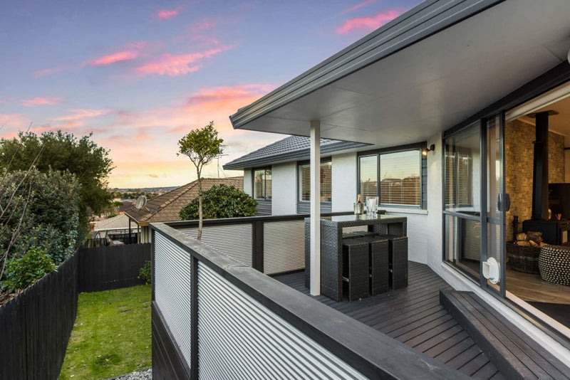 2/100 Gosford Drive, Botany Downs, Auckland - Carousel 2