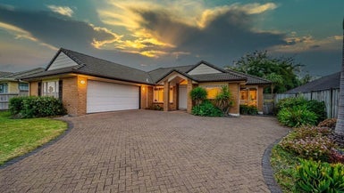 103 Golfland Drive, Golflands, Auckland - Carousel 1