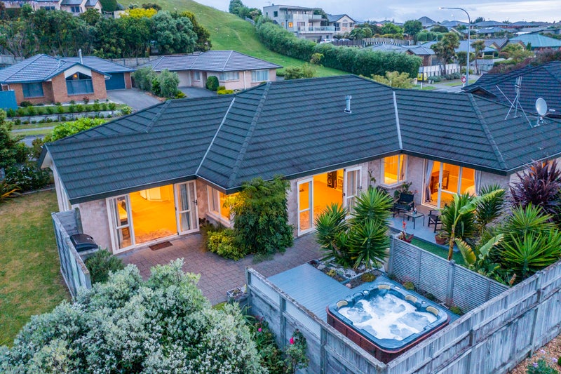 58 Realm Drive, Paraparaumu - Carousel 1