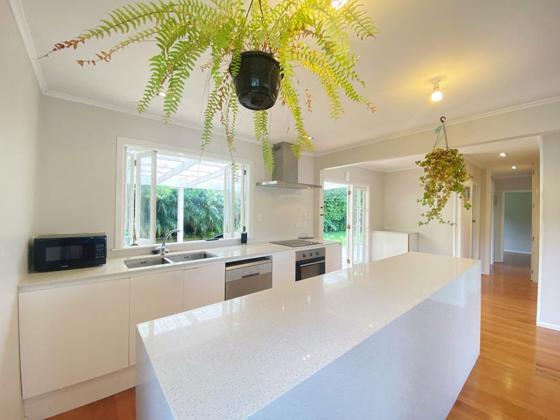 33 Orion Place, Hillcrest, Auckland - Carousel 2