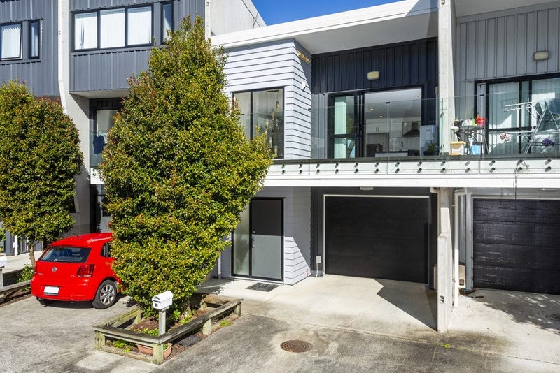 31/5 Perekia Street, Albany, Auckland - Carousel 1
