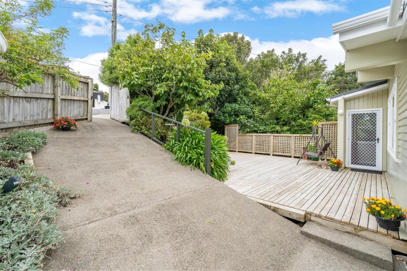6 Martin Grove, Normandale, Lower Hutt - Carousel 2