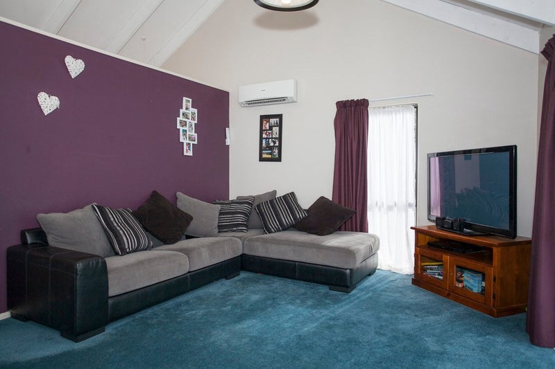 79 Hillcrest Drive, Kelvin Grove, Palmerston North - Carousel 2