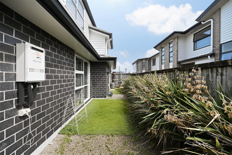 1/16 Hogan Street, Hamilton East, Hamilton - Carousel 2