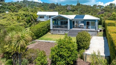 13 Victoria Road North, Onetangi, Waiheke Island - Carousel 1